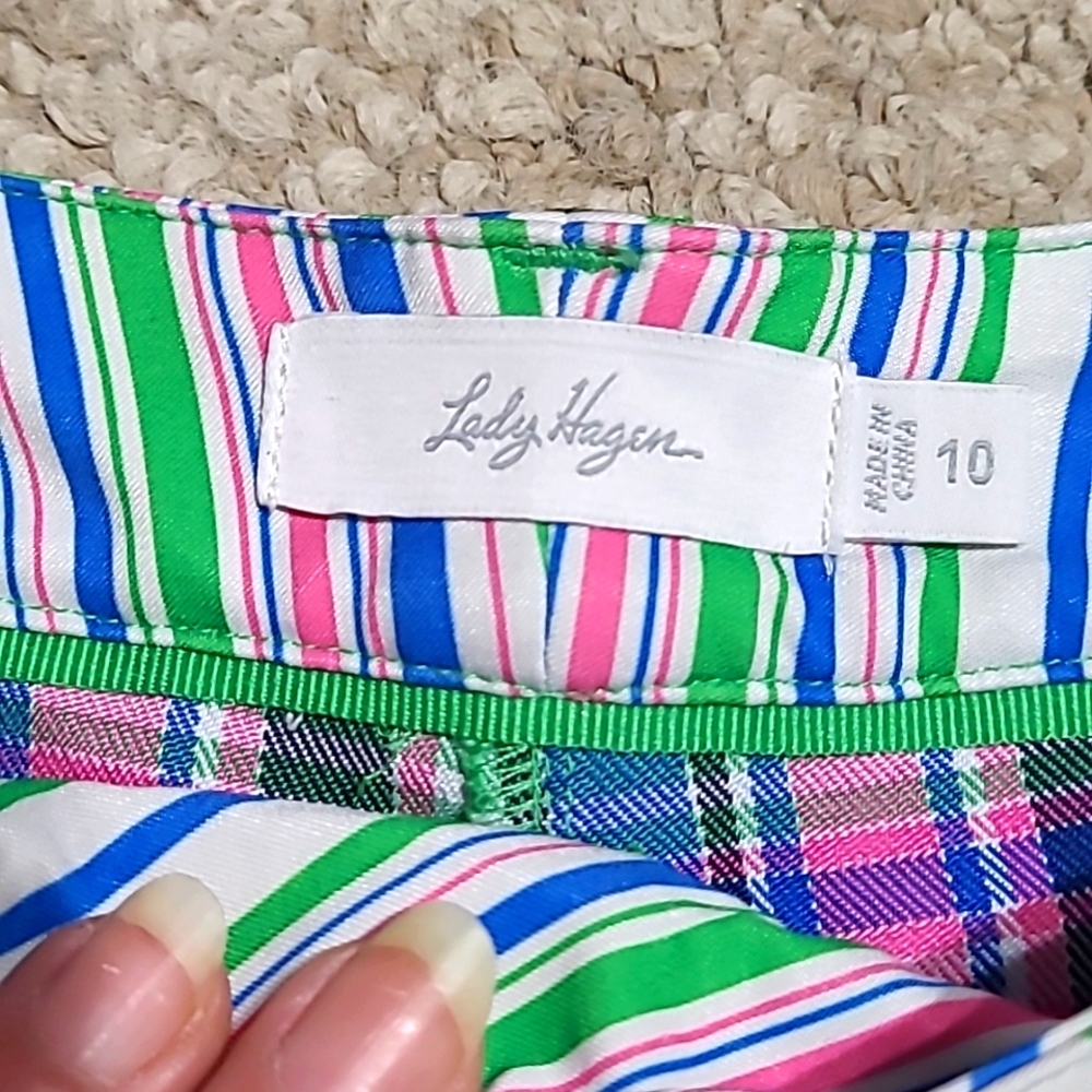Lady Hagan Golf Shorts View 2